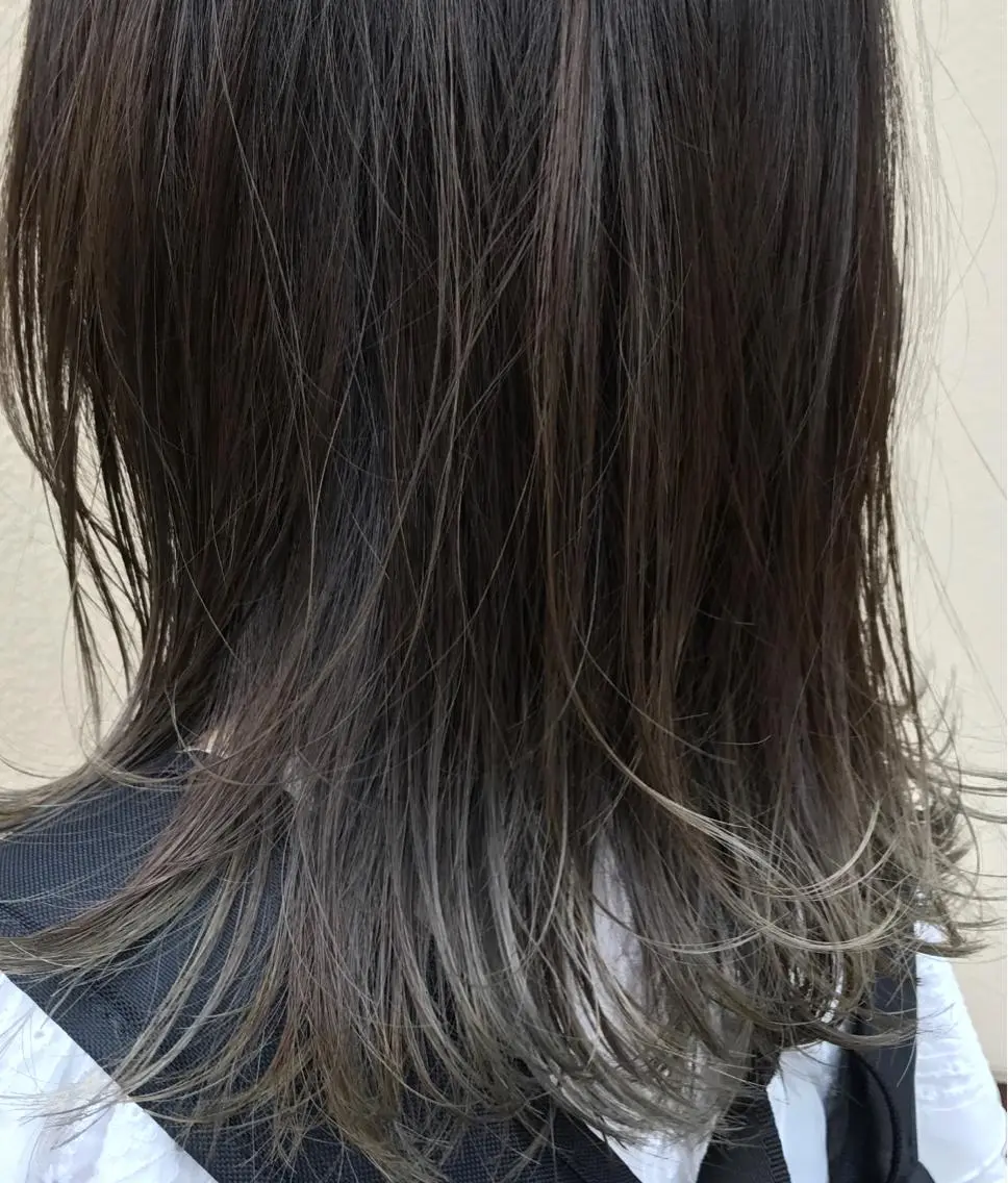 カラー パーマ アッシュ ブリーチ ブルーカラー ブルーアッシュ ブリーチなしカラー 上條 航平のヘアスタイル