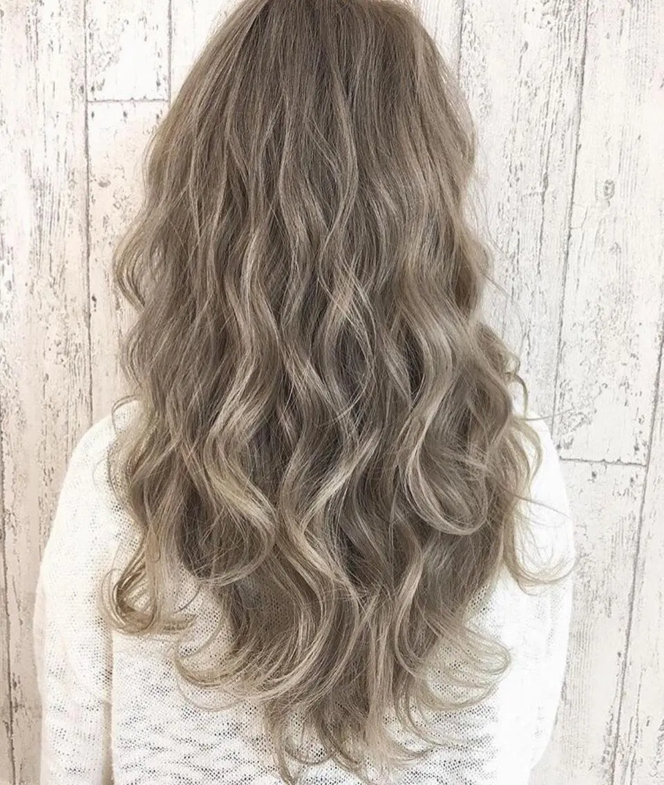 セミロング カラー パーマ ヘアアレンジ 大阪レミーエクステ チビ編み込みのヘアスタイル