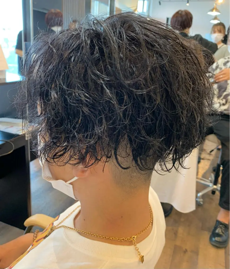 パーマ メンズ メンズパーマ スパイラルパーマ カット パーマ 【艶カラー】 STYLE 和泉俊希のヘアスタイル