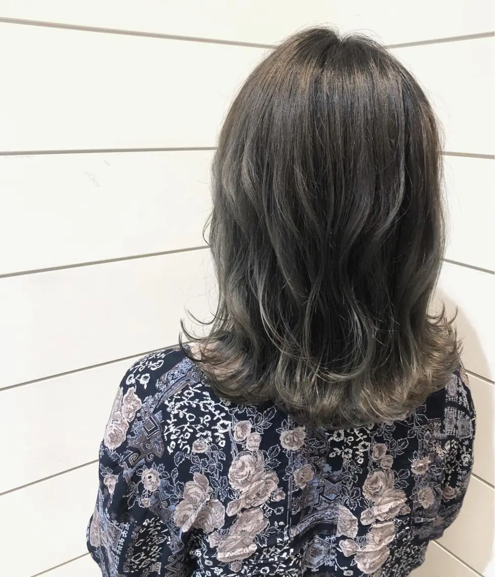 ミディアム カラー グラデーションカラー ミント ヘアカラー トリートメント 🍊新宿南口🍊 ERINAのヘアスタイル