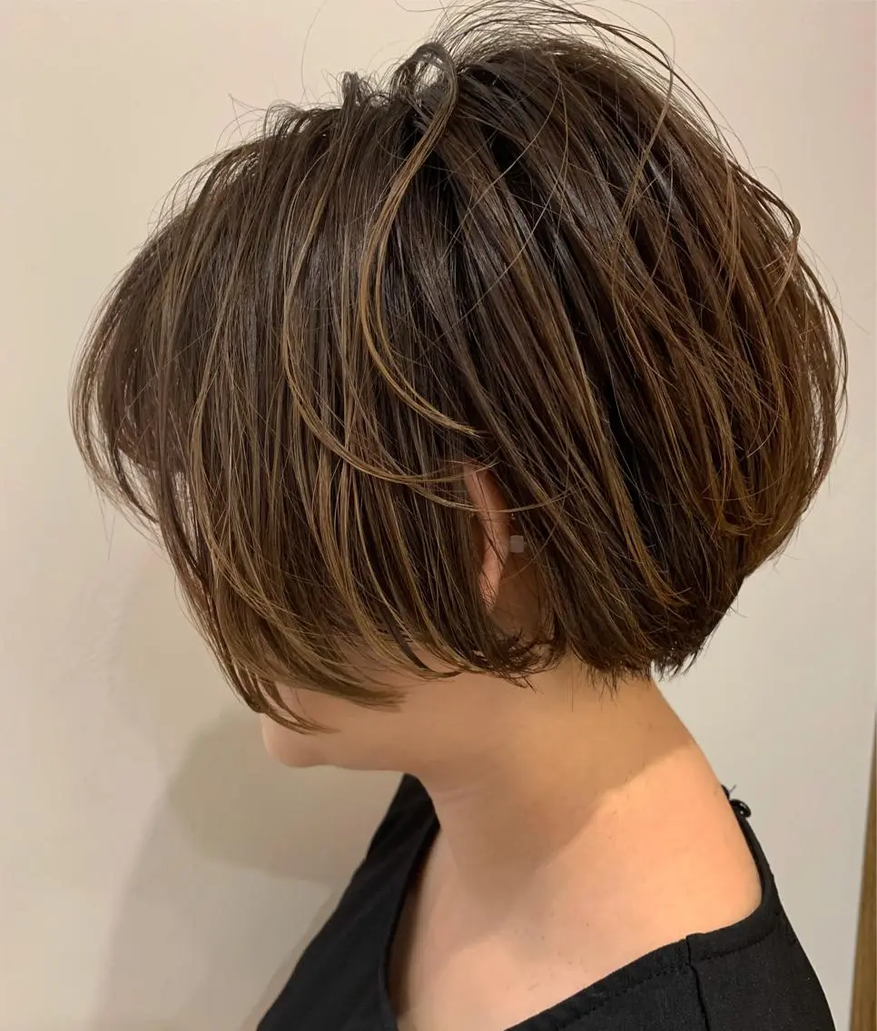 ショート ショートボブ ボブ ハイライト ショートヘア 斉藤大河 カラー/縮毛矯正のヘアスタイル