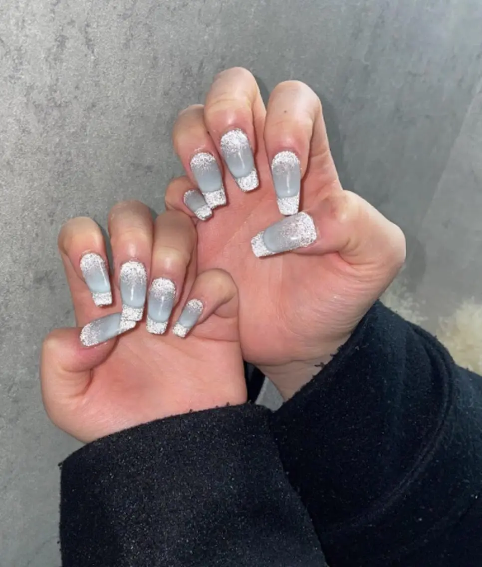 ネイル アートネイル ボルドー クリアネイル フラッシュネイル フレンチネイル nailstudio eviz新宿店のネイルデザイン
