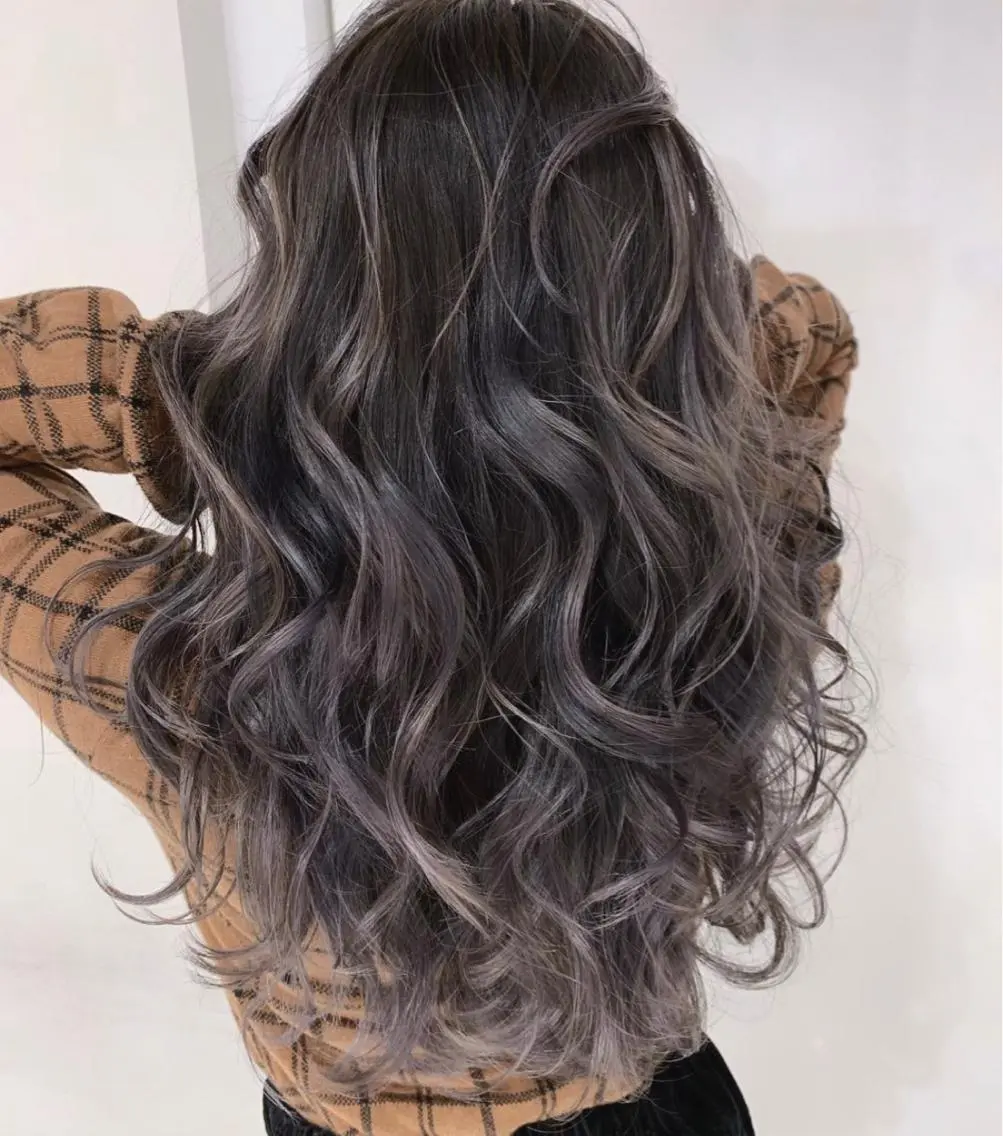 ロング カラー パーマ ヘアアレンジ アッシュ バレイヤージュ ベージュカラー ブラウンカラー オレンジ 【公式】amble luxe池袋東口🩷のヘアスタイル