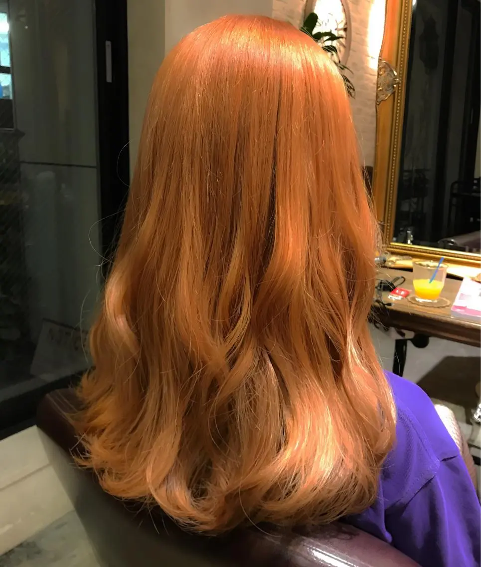 セミロング カラー ヘアアレンジ ブリーチ オレンジ 🌈髪質改善💕 縮毛矯正✨青木まで✨のヘアスタイル