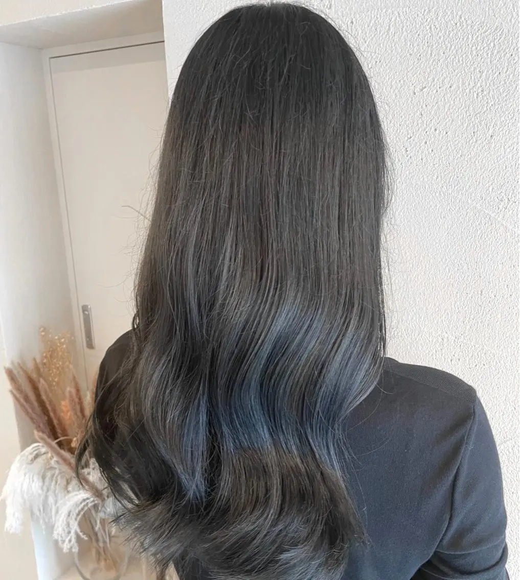 ロング カラー shinka omotesandoのヘアスタイル
