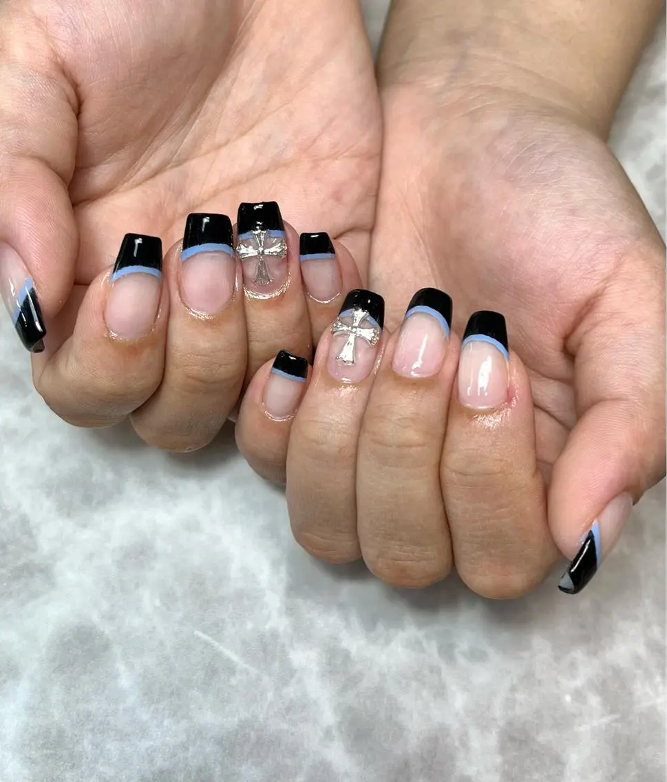ネイル フレンチネイル ジェルネイル キラキラネイル 韓国ネイル オフィスネイル nails' it...のネイルデザイン