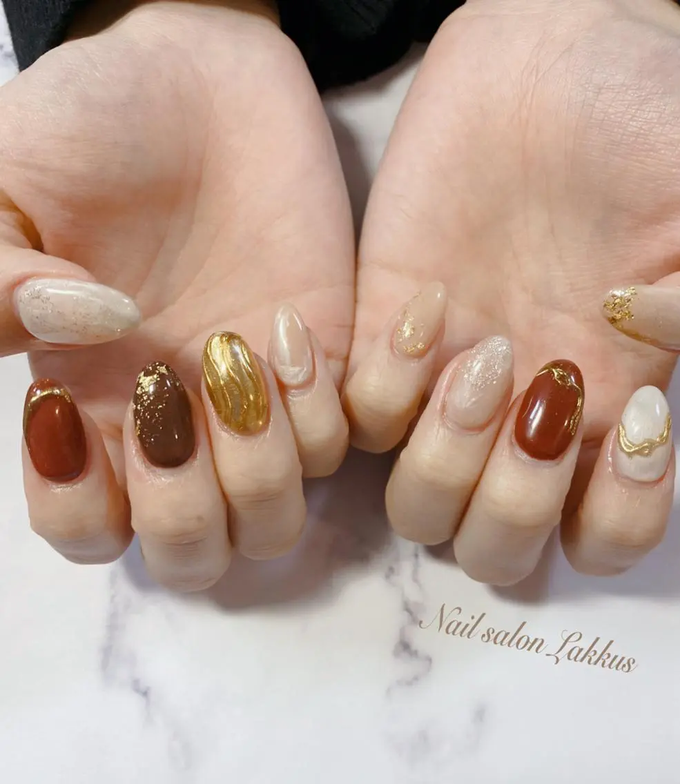 ネイル ミラーネイル ニュアンスネイル Lakkus T－CHIのネイルデザイン
