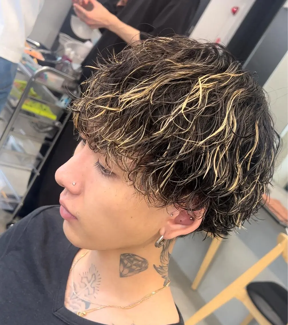 ショート パーマ メンズ メンズパーマ スペインカール スパイキーショート ツイストスパイラルパーマ 波巻きパーマ 松下 友希 【fifth】のヘアスタイル