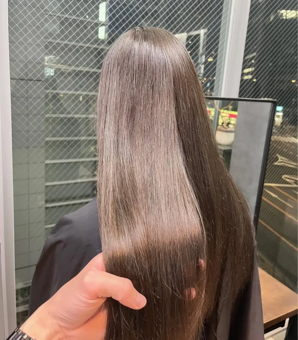 ロング カラー ブリーチ 透明感カラー グレージュ 土田 啓太のヘアスタイル