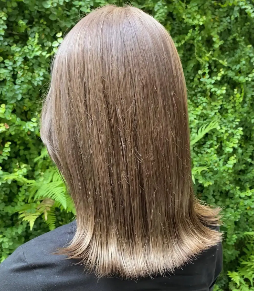 ミディアム カラー 横尾 歩のヘアスタイル
