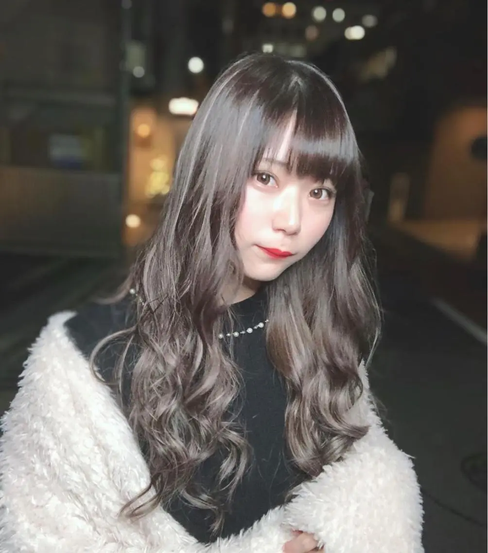 ロング カット ヘアカラー トリートメント LANDS officialのヘアスタイル