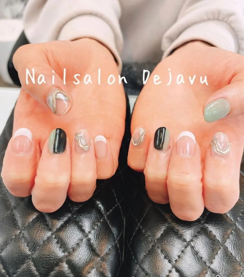 ネイル アートネイル フレンチネイル ジェルネイル ゴールド ミラーネイル ハンドネイル Nailsalon Dejavuのネイルデザイン