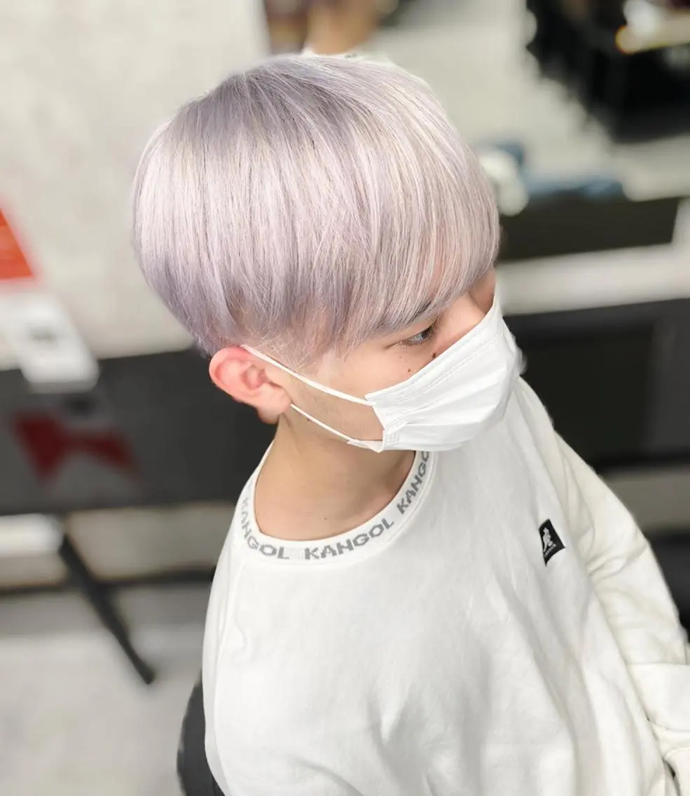 ロング カラー ブリーチ ハイトーンカラー ラベンダーカラー シルバー ホワイトシルバー UNDER vr 【アンダーバー】のヘアスタイル