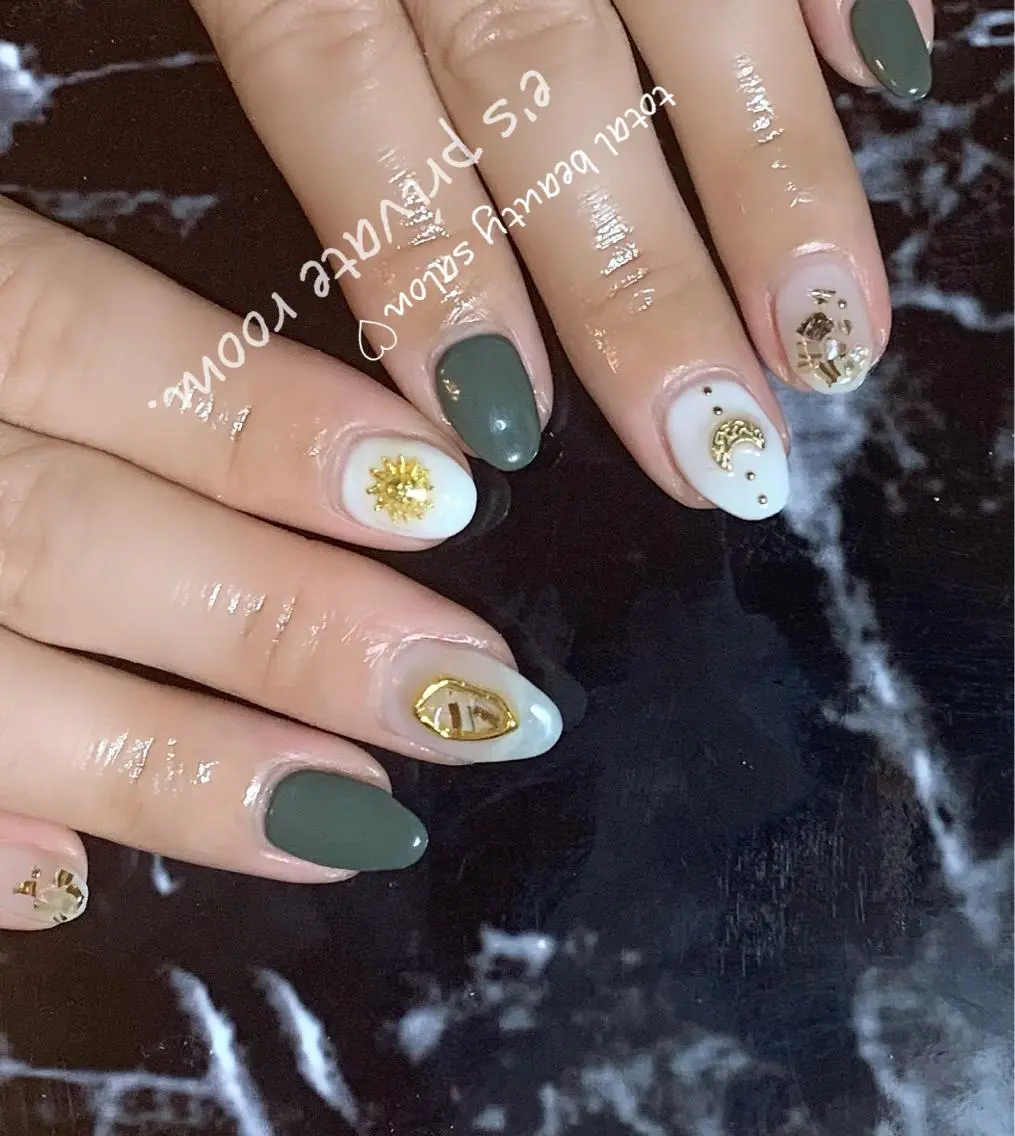 ネイル LAVISH 大和店 🤱子連れ大歓迎のネイルデザイン