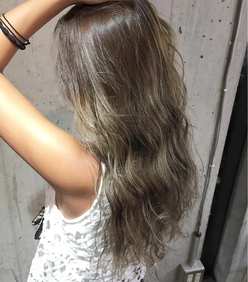 セミロング カラー パーマ ヘアアレンジ メンズ キッズ ネイル マツエク・マツパ メンズブリーチ ブリーチ グラデーションカラー グレージュ 外国人風カラー 韓国風×透明感カラー 髪質改善オタベシンヤのヘアスタイル