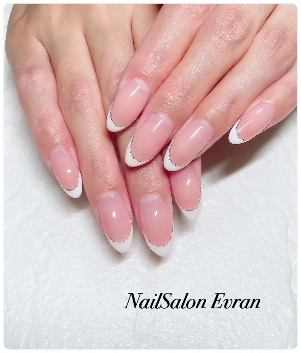 ネイル アートネイル フレンチネイル ラメ(グリッター) マグネットネイル 持ち込み ハンドネイル Nail salon Evranのネイルデザイン