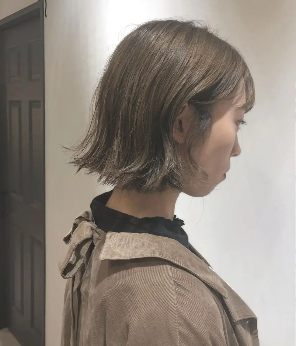 ショート カラー ベージュカラー ハイライトカラー ラベンダーカラー ラベンダーベージュ ハイライト カット ヘアカラー 縮毛矯正 トリートメント 江原 彩華のヘアスタイル