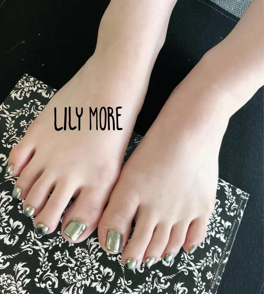 ネイル ミラーネイル Lily closetのネイルデザイン