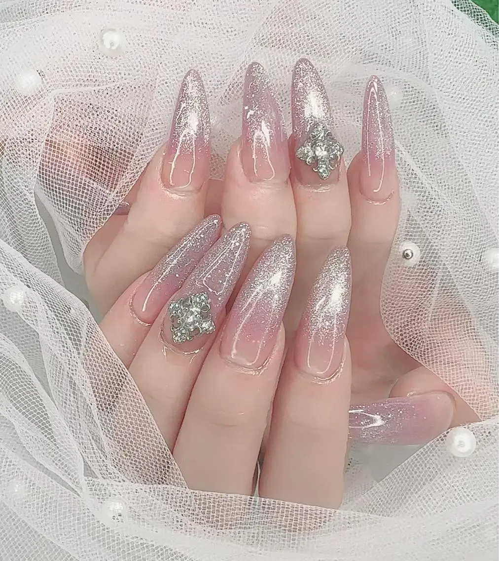 ネイル R salonのネイルデザイン