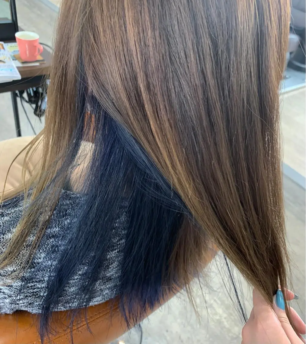 セミロング カラー ブルーカラー インナーカラー 🌸星名 萌々🌸 Recharme新保のヘアスタイル