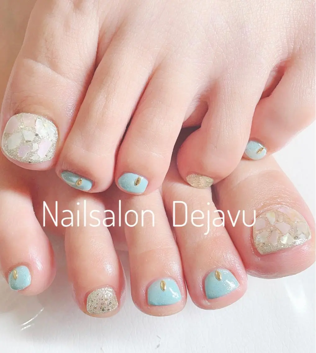 ネイル アートネイル フットネイル ジェルネイル ラメ(グリッター) ワンカラーネイル Nail salon Dejavu 🌿のネイルデザイン