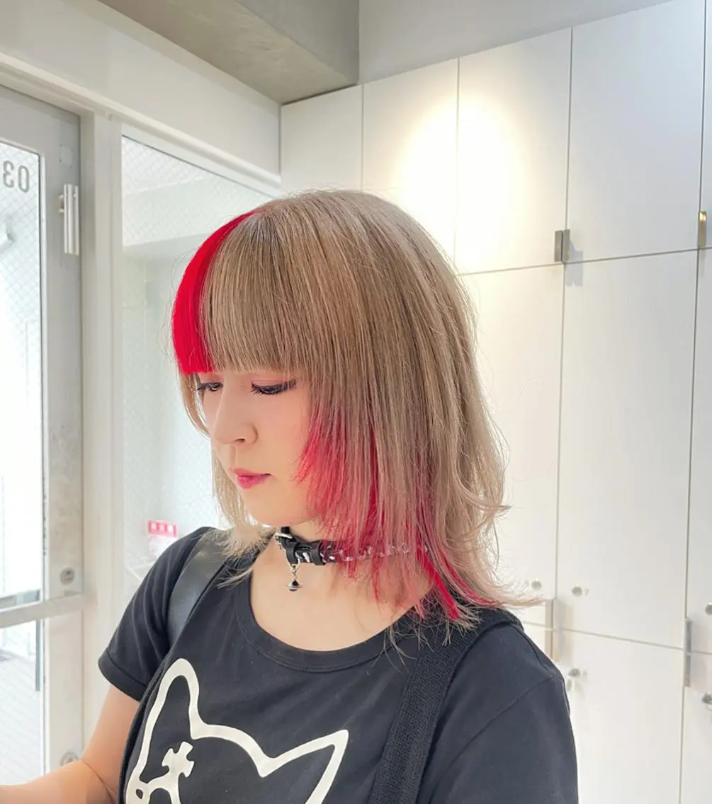 セミロング カラー ヘアアレンジ ベージュカラー ミルクティーベージュ レッドカラー ヘアカラー トリートメント ヘッドスパ ヘアセット 艶カラー✨縮毛矯正✨ 翁長孝輔のヘアスタイル