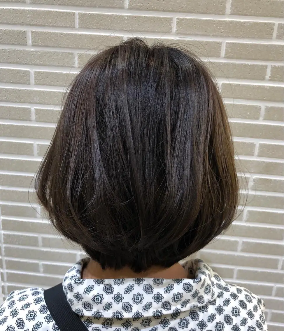 
![ショート カラー アッシュ アッシュブラック 黒髪 カット ヘアカラー トリートメント 山北 咲子のヘアスタイル