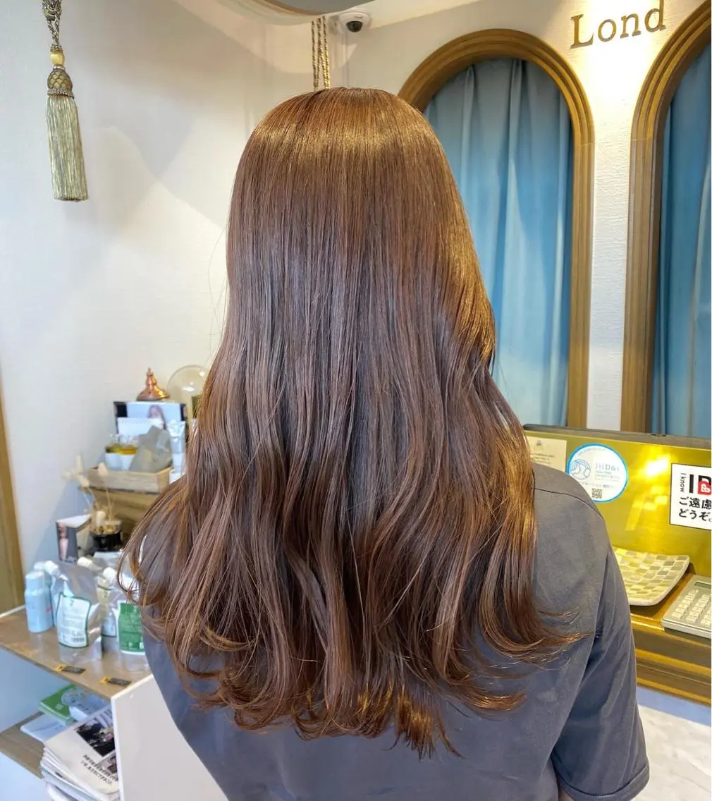 ミディアム カット ヘアカラー トリートメント レイヤーカット /透明感カラー西田のヘアスタイル