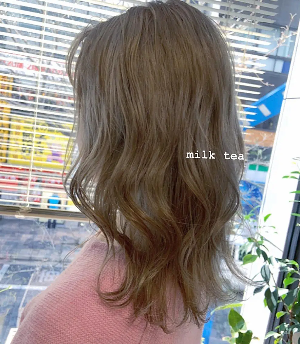 セミロング カラー ブリーチ くびれヘア くびれレイヤー レイヤーカット カット ヘアカラー 韓国✖️網紅🖤 パーマYURIYAのヘアスタイル