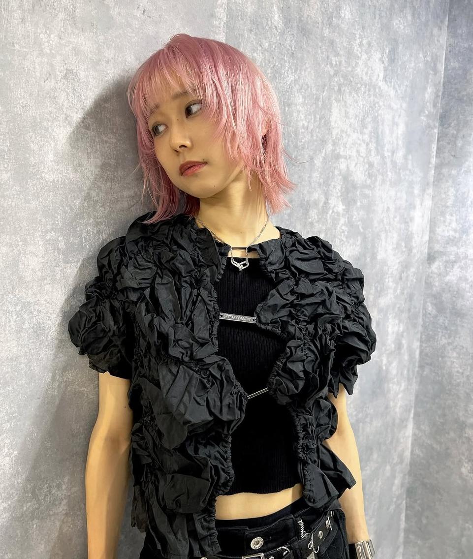 ミディアム カラー レイヤーカット ウルフカット ウルフ/レイヤー /ブリーチ/心斎橋のヘアスタイル