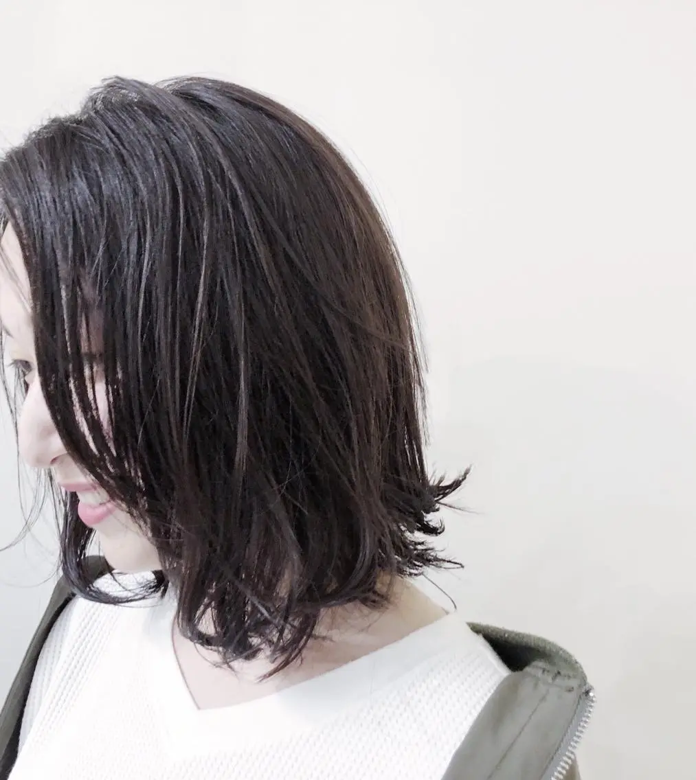 ミディアム 松下 輝璃のヘアスタイル