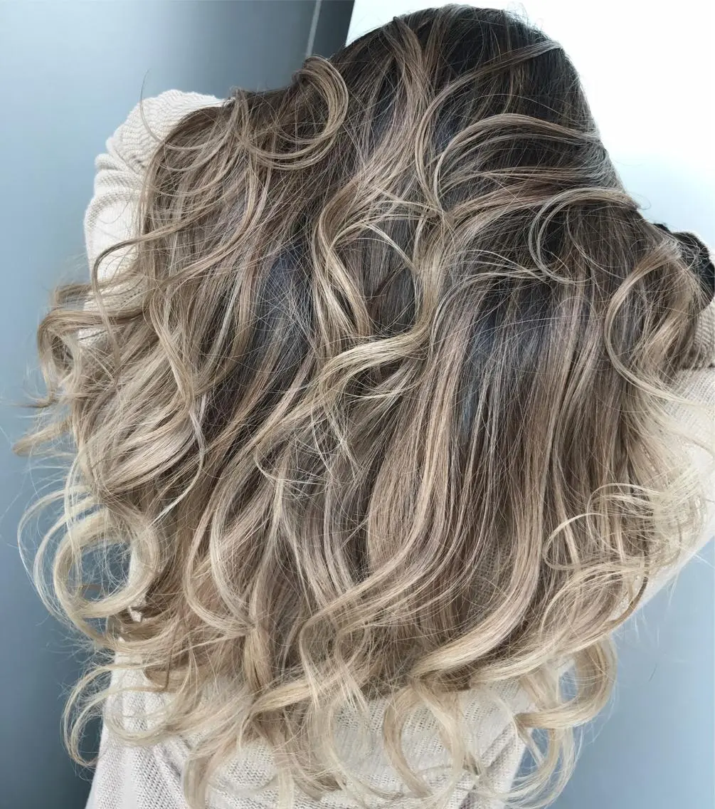 ロング カラー バレイヤージュ ブリーチ レイヤーカット ブリーチ 透明感HIDEのヘアスタイル