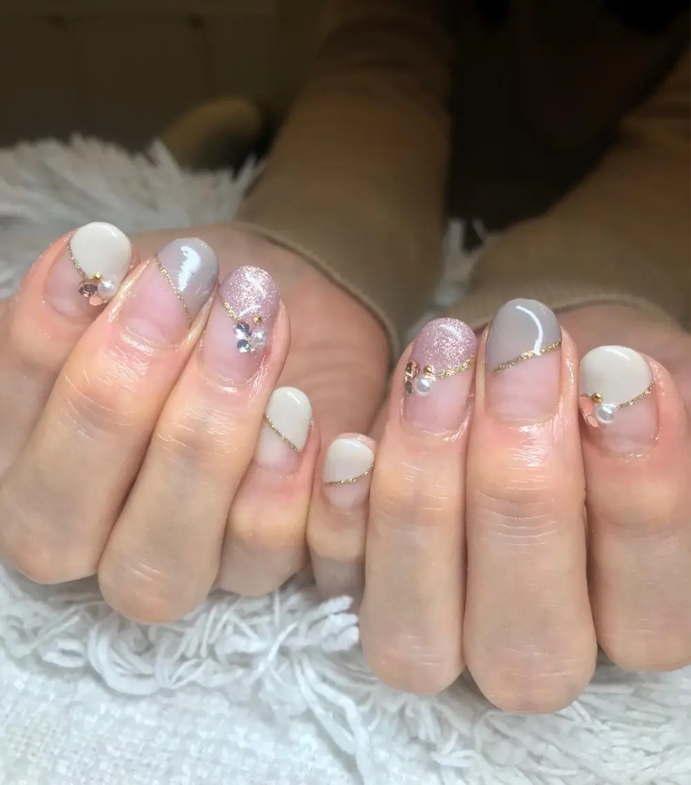 ミディアム カラー パーマ ヘアアレンジ ネイル マツエク・マツパ フレンチネイル el. by Aoのネイルデザイン