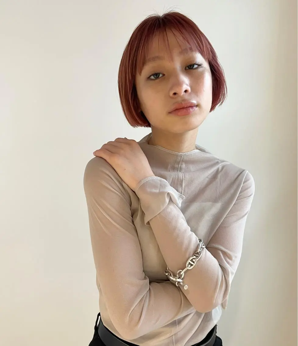 ショート カラー ピンクカラー io濱川 遥のヘアスタイル