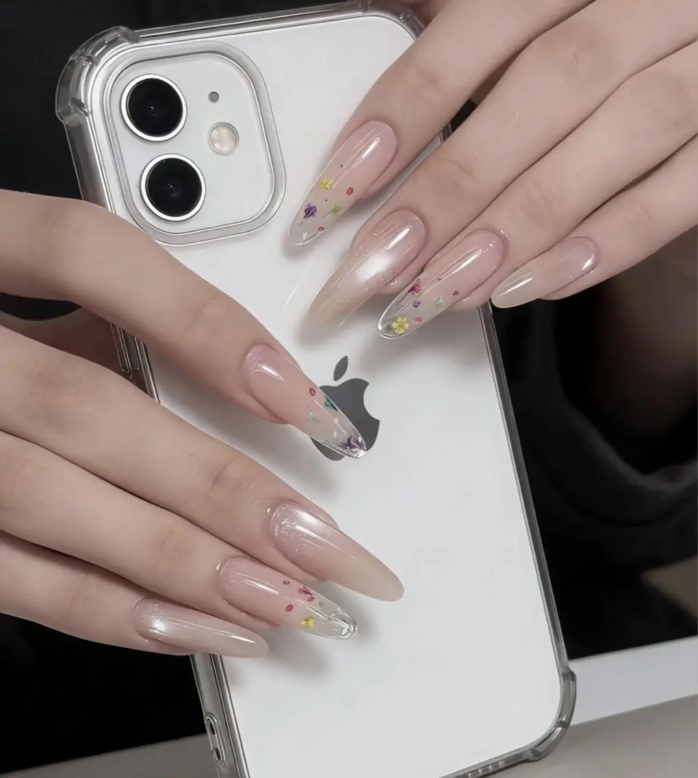 ネイル ハンドネイル ハンドケア MoonNail エミのネイルデザイン