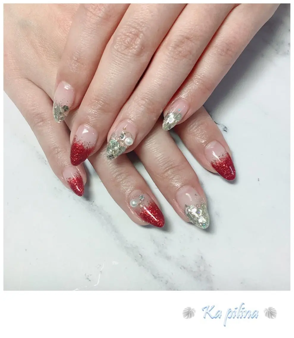 ネイル ゴールド グラデーション ラメ(グリッター) ラメグラデーション 赤色 Nail salon Ka pilinaのネイルデザイン