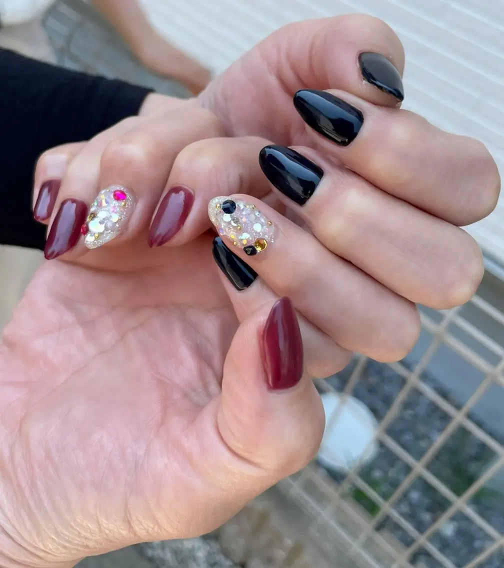 ネイル キラキラネイル ストーンネイル oki nailのネイルデザイン