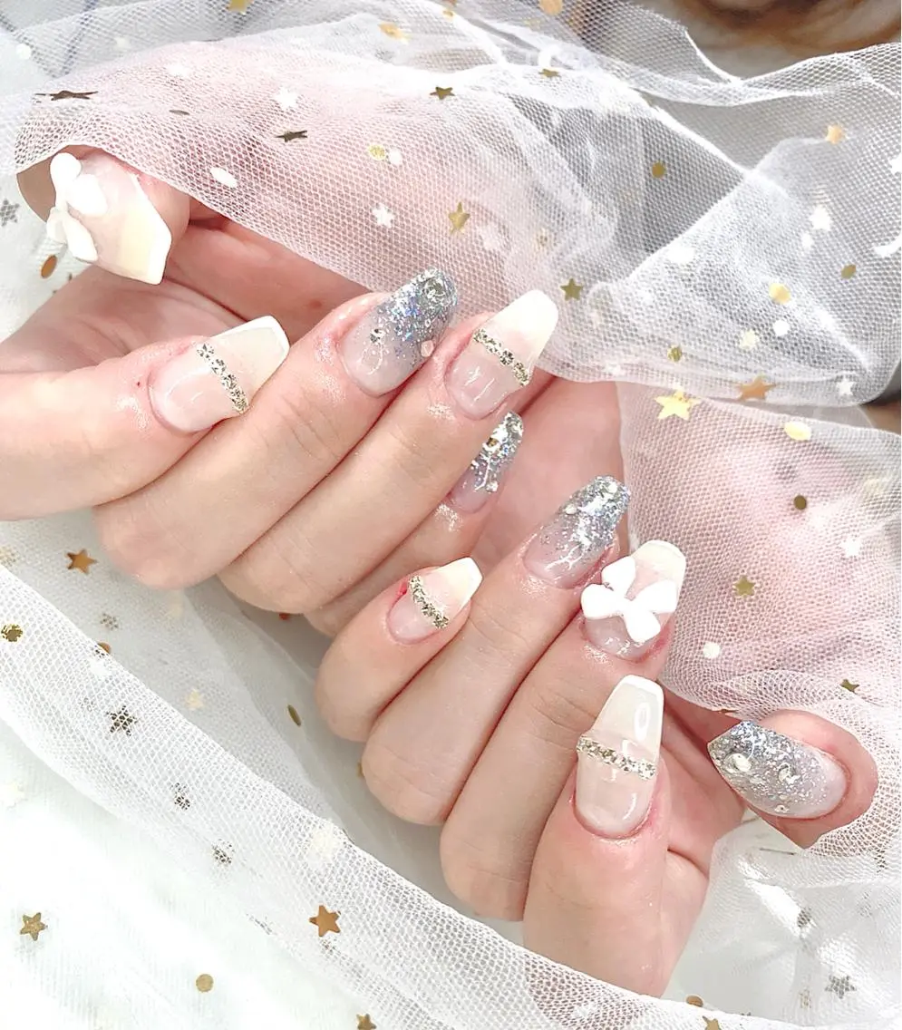 ネイル I-nailロング /ワンホン/キラキラのネイルデザイン