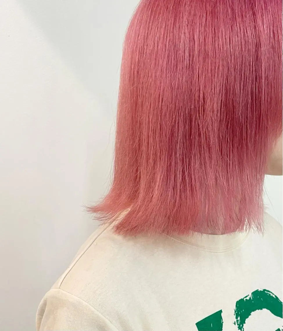 セミロング カラー 🫧ハイトーン✨格安 より質💐マンツーマのヘアスタイル