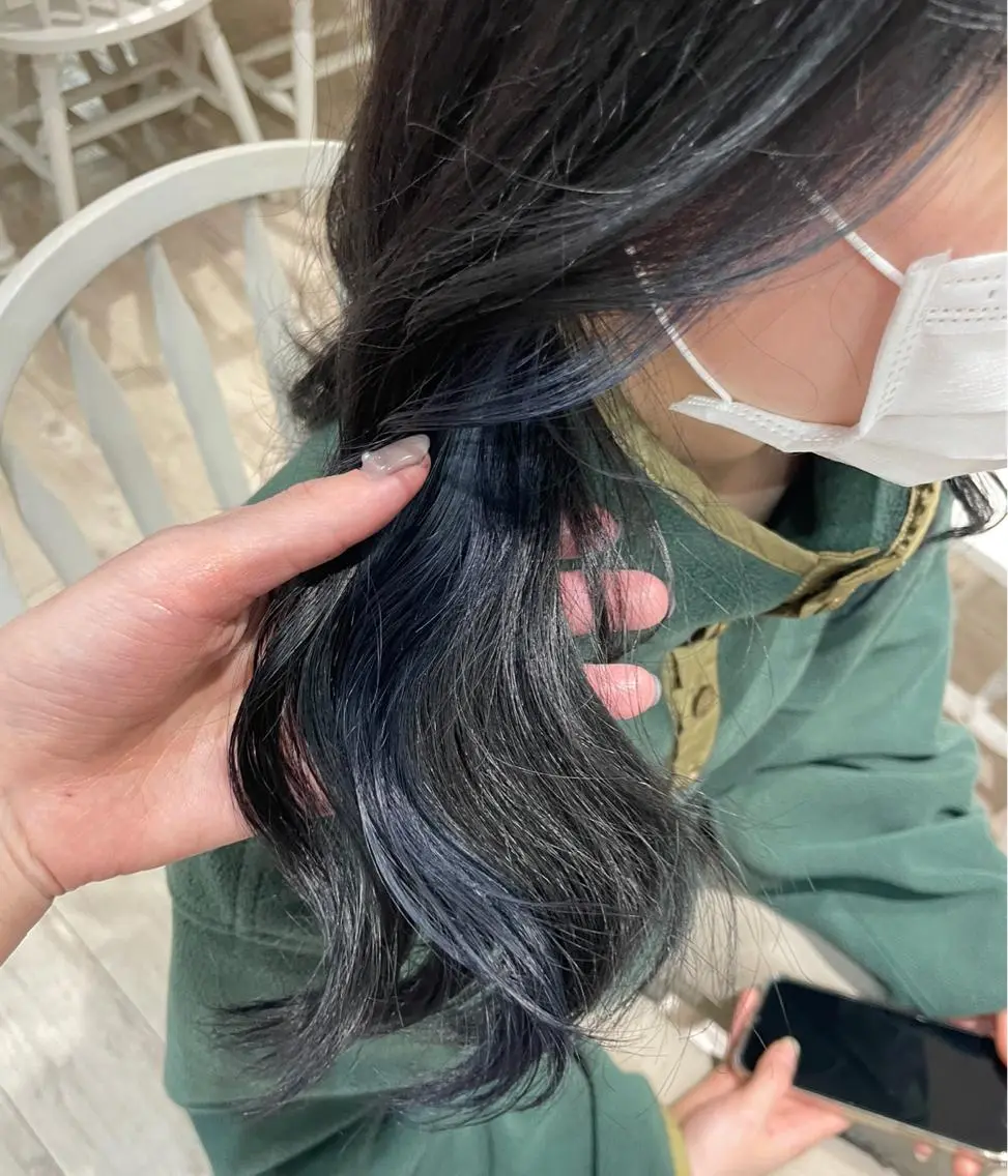 セミロング カラー アッシュ ミストバング 黒髪 ブリーチ ブルーカラー ヘアアレンジ/ 暖色🩵hazukiのヘアスタイル