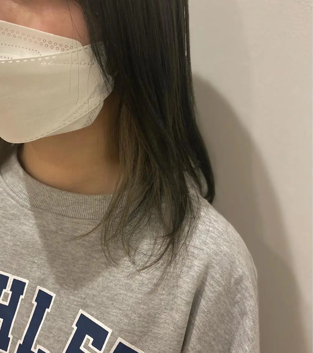 ミディアム カラー 黒髪 ブリーチ ブルーカラー ブルーブラック ケアブリーチ 酸性ストレート/ブリ ーチなしWカラー河本のヘアスタイル