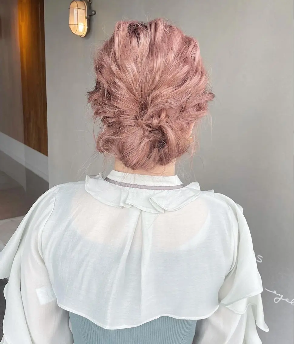 ミディアム ヘアアレンジ ヘアセット ハイトーンカラー♡ yuのヘアスタイル