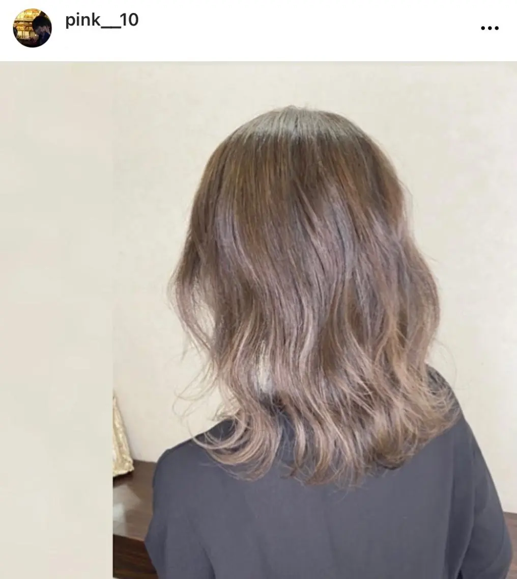 ミディアム ハイライト MILLOR “ミラー”のヘアスタイル