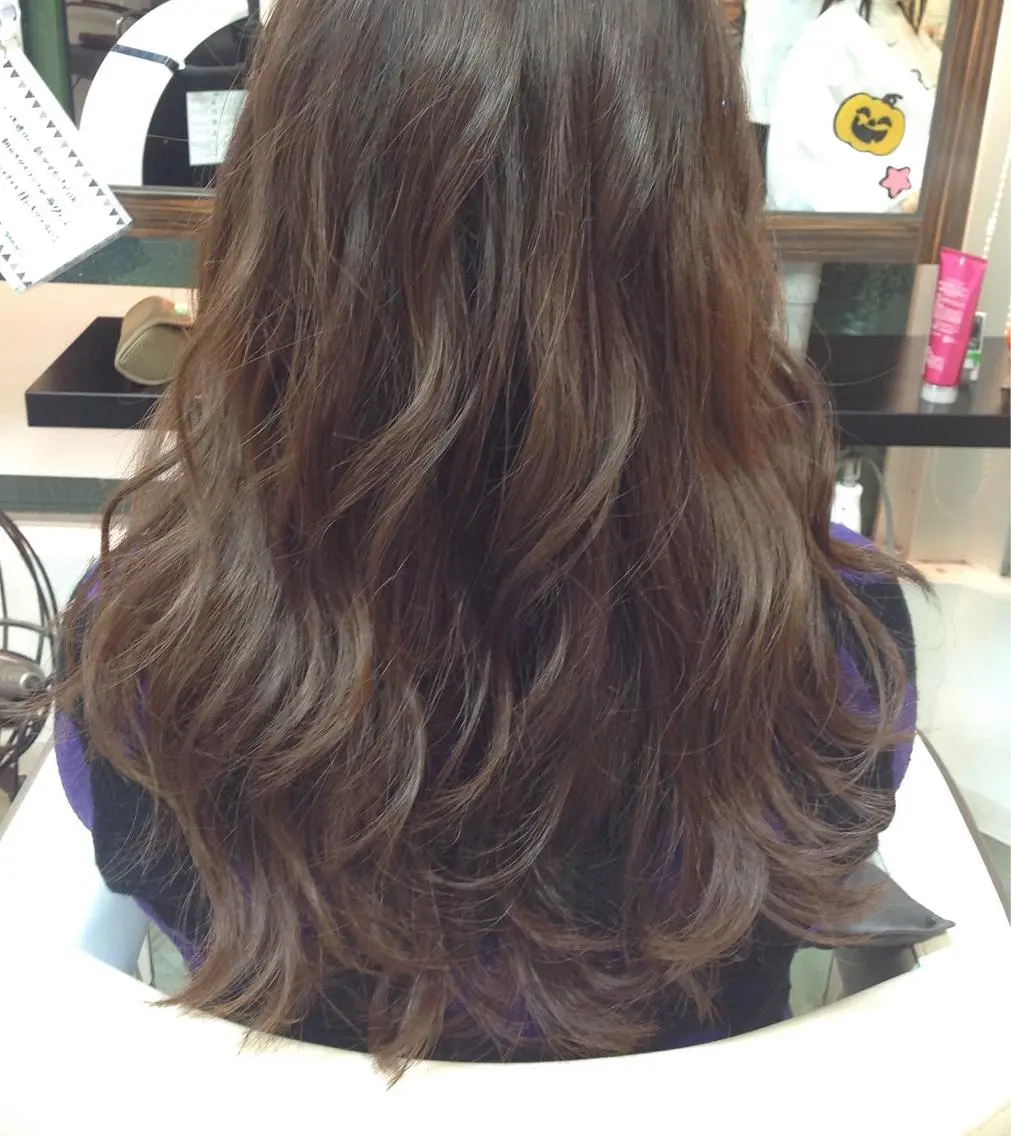 ロング レイヤーカット 榎園 由美のヘアスタイル