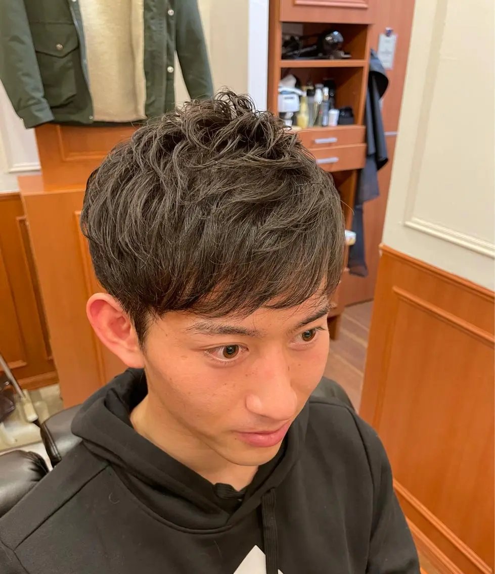 ショート パーマ メンズ メンズパーマ 【24時まで営業✨】 吉本 成樹のヘアスタイル
