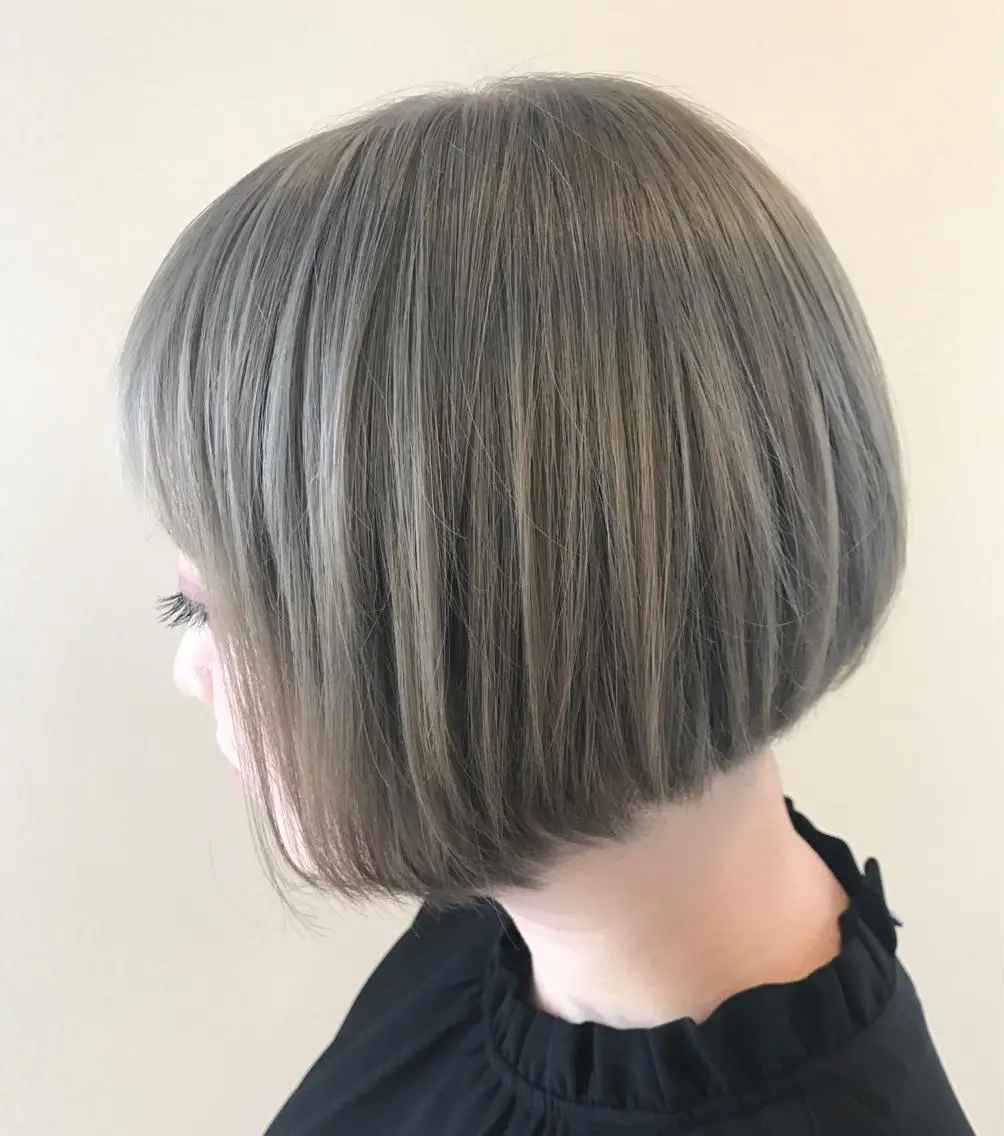 ミディアム カラー カット ヘアカラー トリートメント LACHIC LISAのヘアスタイル