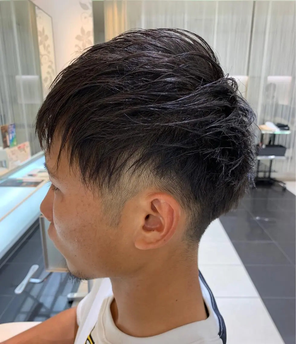 ショート パーマ メンズ マッシュ 刈り上げ 髪質改善 赤み消しカラー /透明感カラー 上長のヘアスタイル