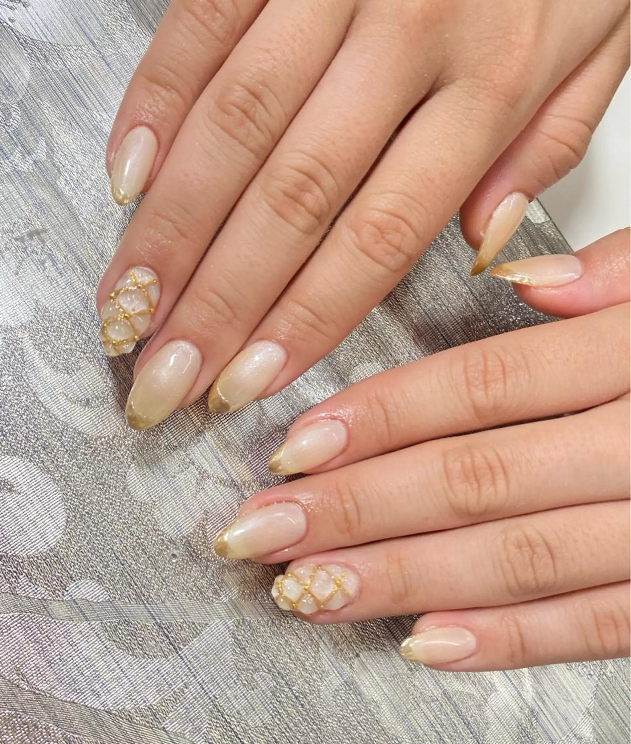 ネイル ハンドネイル I-nailロング /ワンホン/キラキラのネイルデザイン