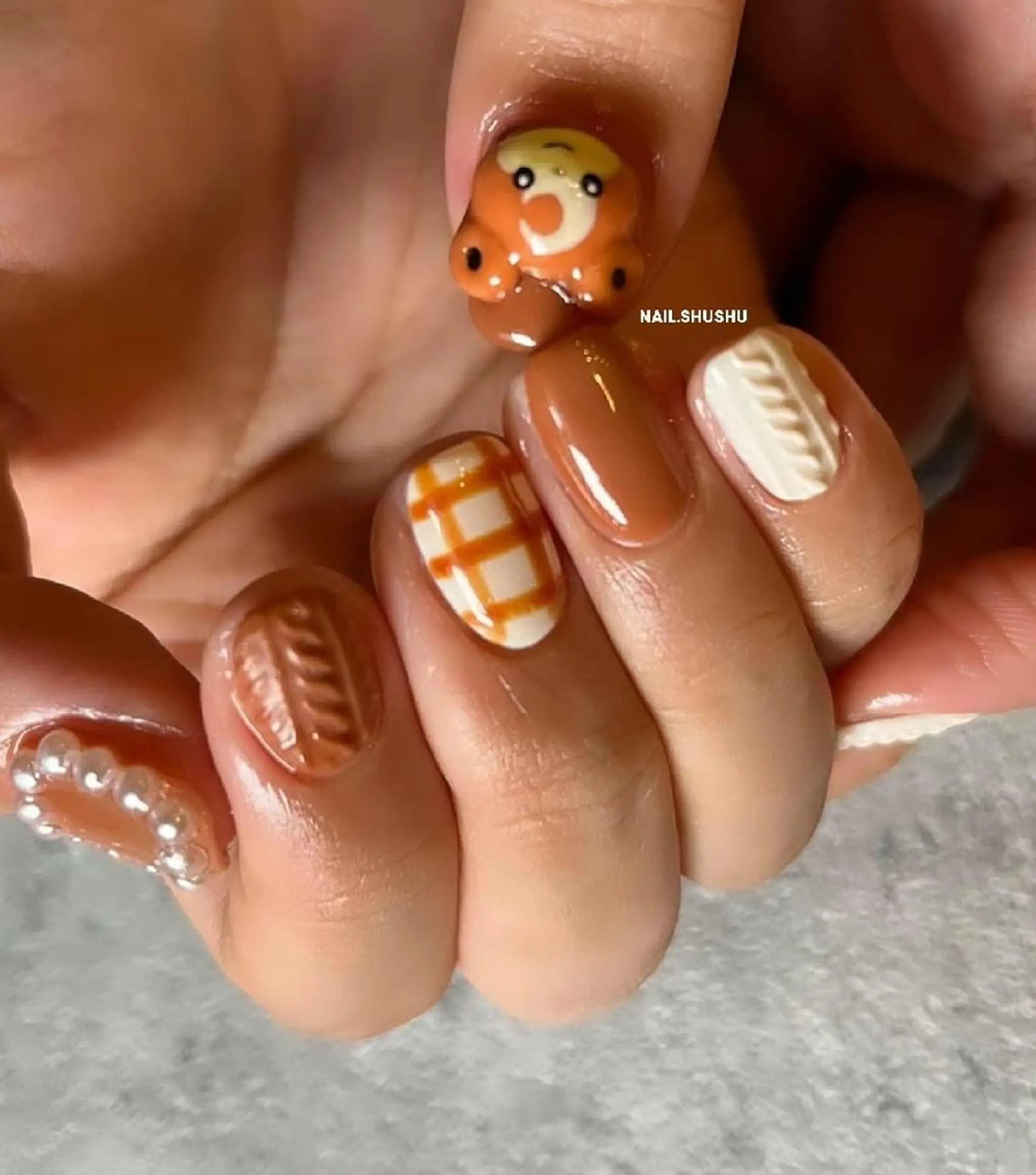 ネイル 持ち込み ニュアンスネイル シンプルネイル 冬ネイル 3dパーツ/流行り 👧shushu❤️のネイルデザイン