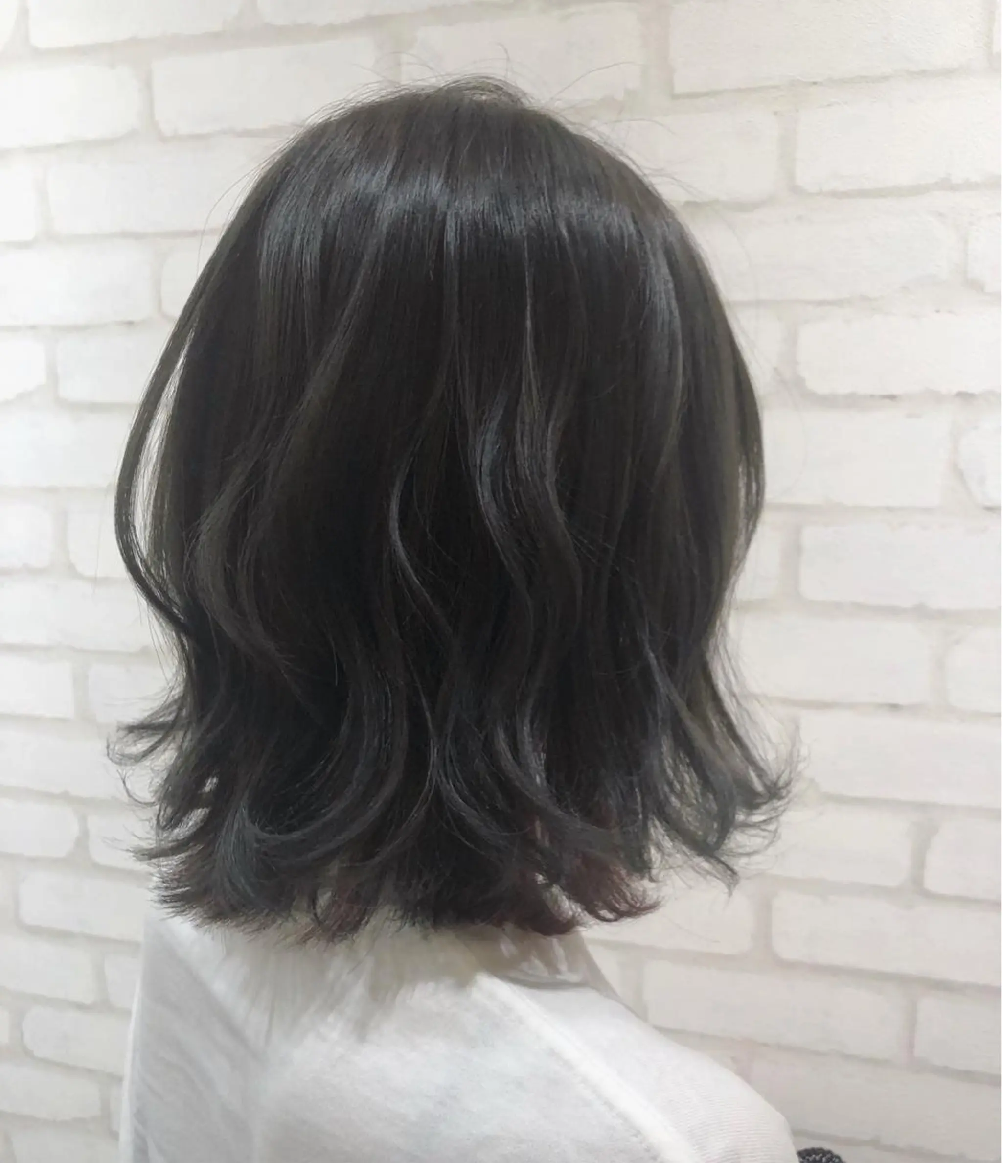 ミディアム カラー グレージュ 本間 隼人のヘアスタイル